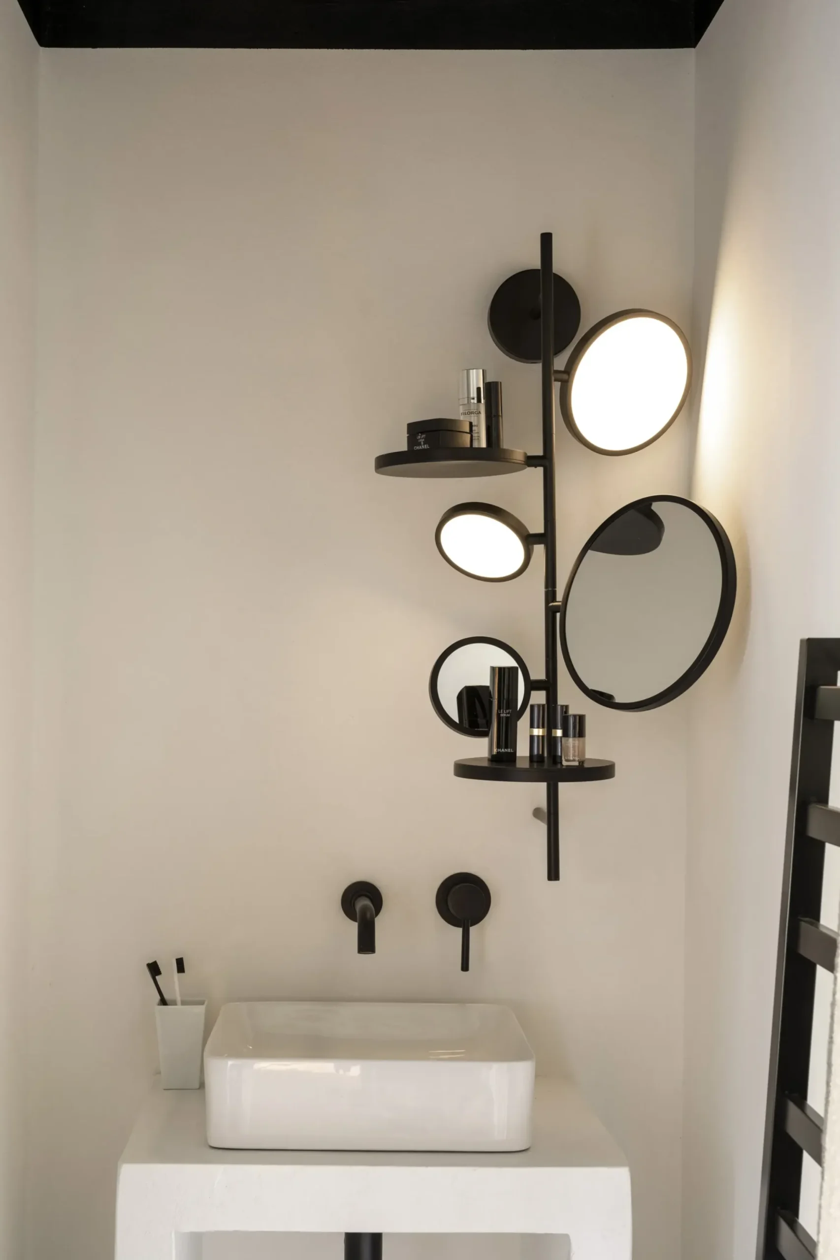 Applique Salle De Bains Tell Me Stories Metal/ Led - 2 Miroirs + 2 Etageres - H 86,5 Cm - Dcw Editions