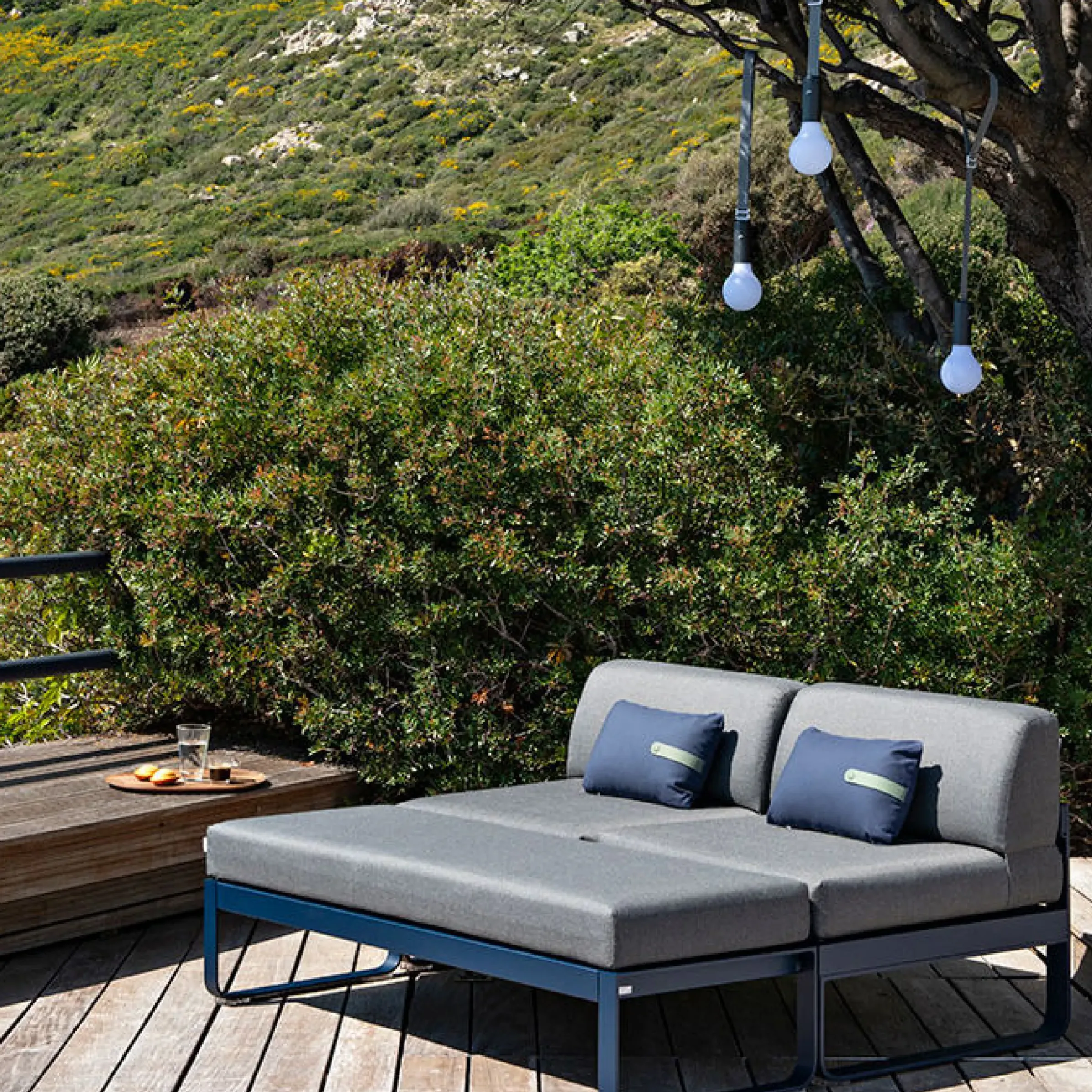 Banc Rembourre Bellevie Metal Tissu Gris / Table Basse (Coussin Amovible) - L 148 Cm / Gris Flanelle - Fermob