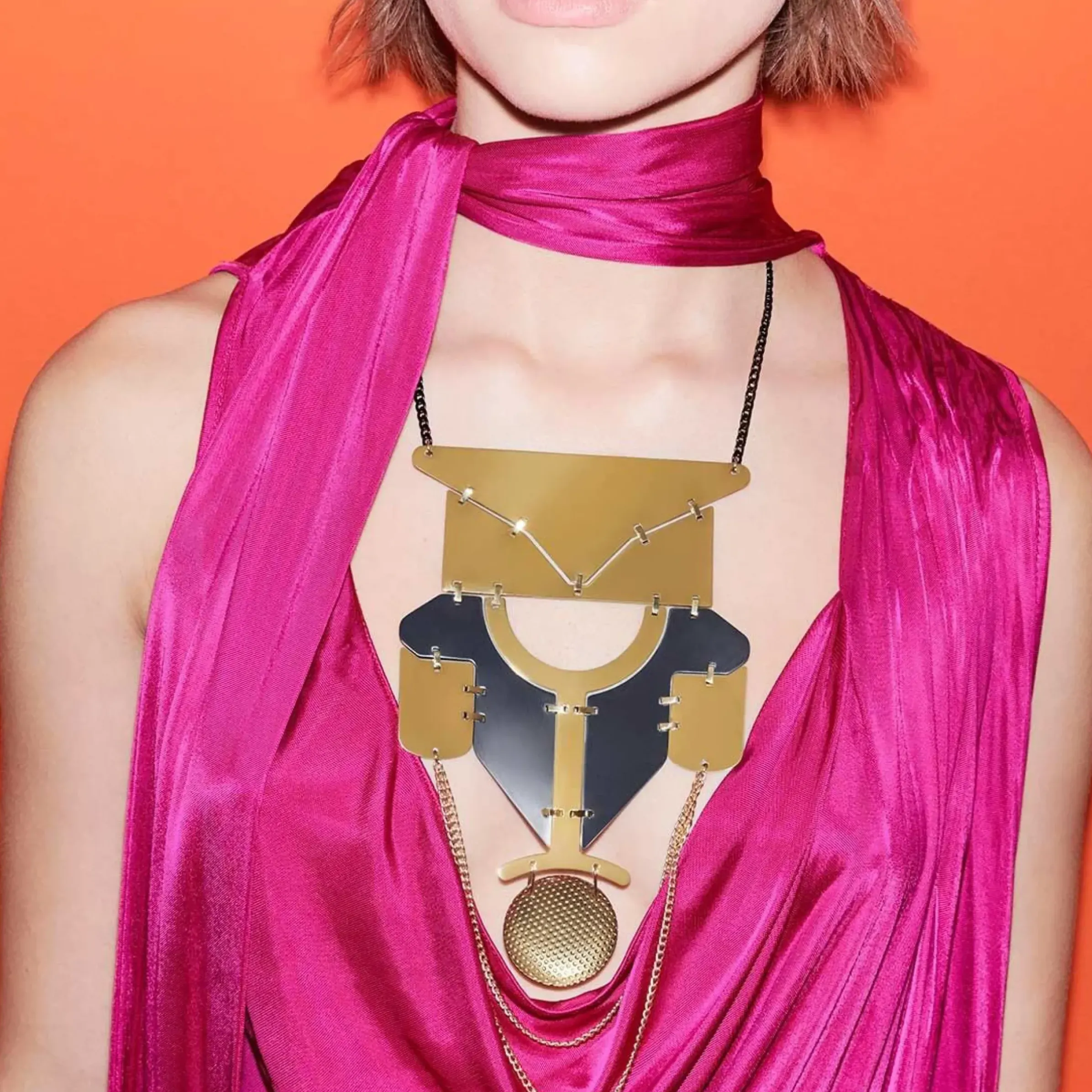 Collier Venusia - Lorica Noir Or Metal / Edition Limitee Numerotee - Alessi