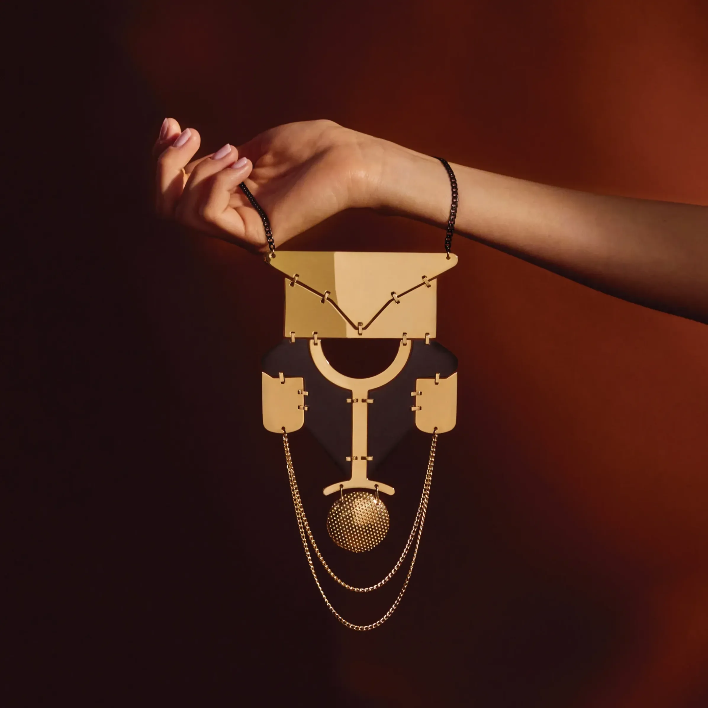 Collier Venusia - Lorica Noir Or Metal / Edition Limitee Numerotee - Alessi