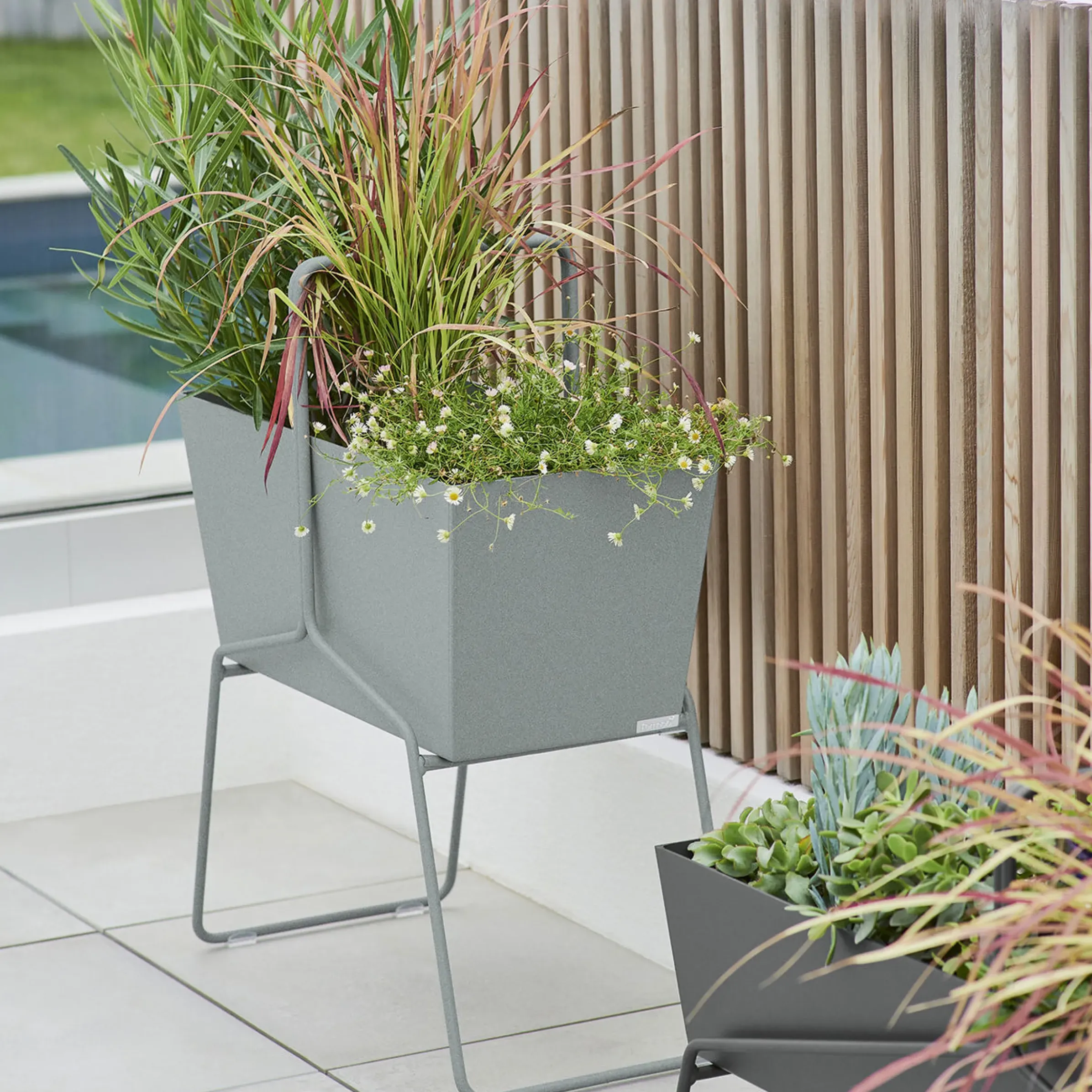 Jardiniere Basket Metal Gris Haute / L 70 X H 84 Cm - Fermob