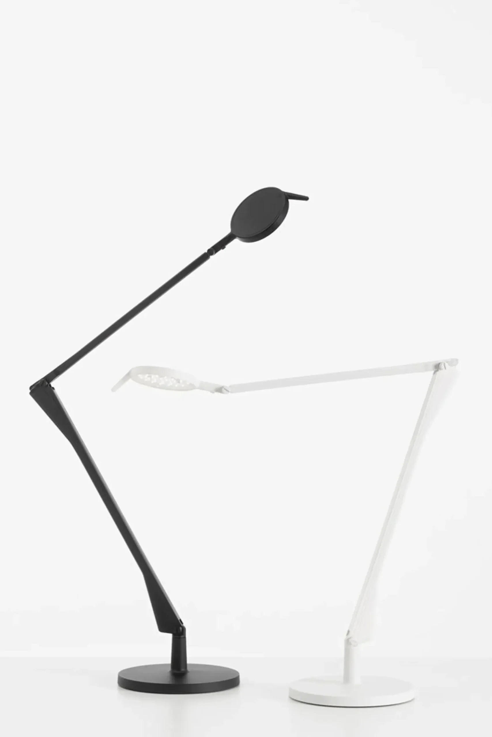 Lampe De Table Aledin Tec Led Plastique Noir / Ldiffuseur Plat / Version Mate - Kartell