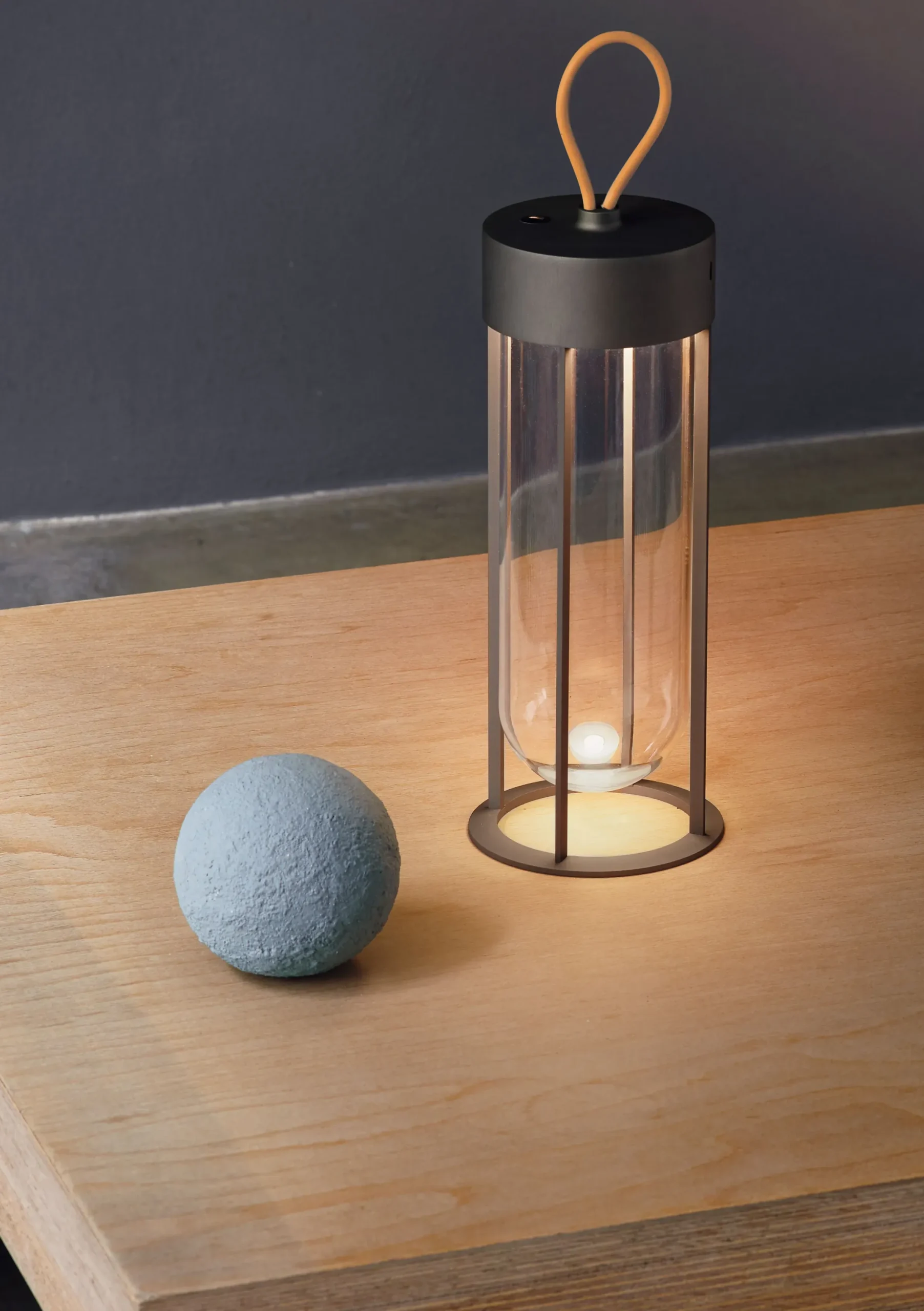 Lampe Exterieur Sans Fil Rechargeable In Vitro Unplugged Led Metal Verre Vert Verre & Metal/ By Starck - Flos