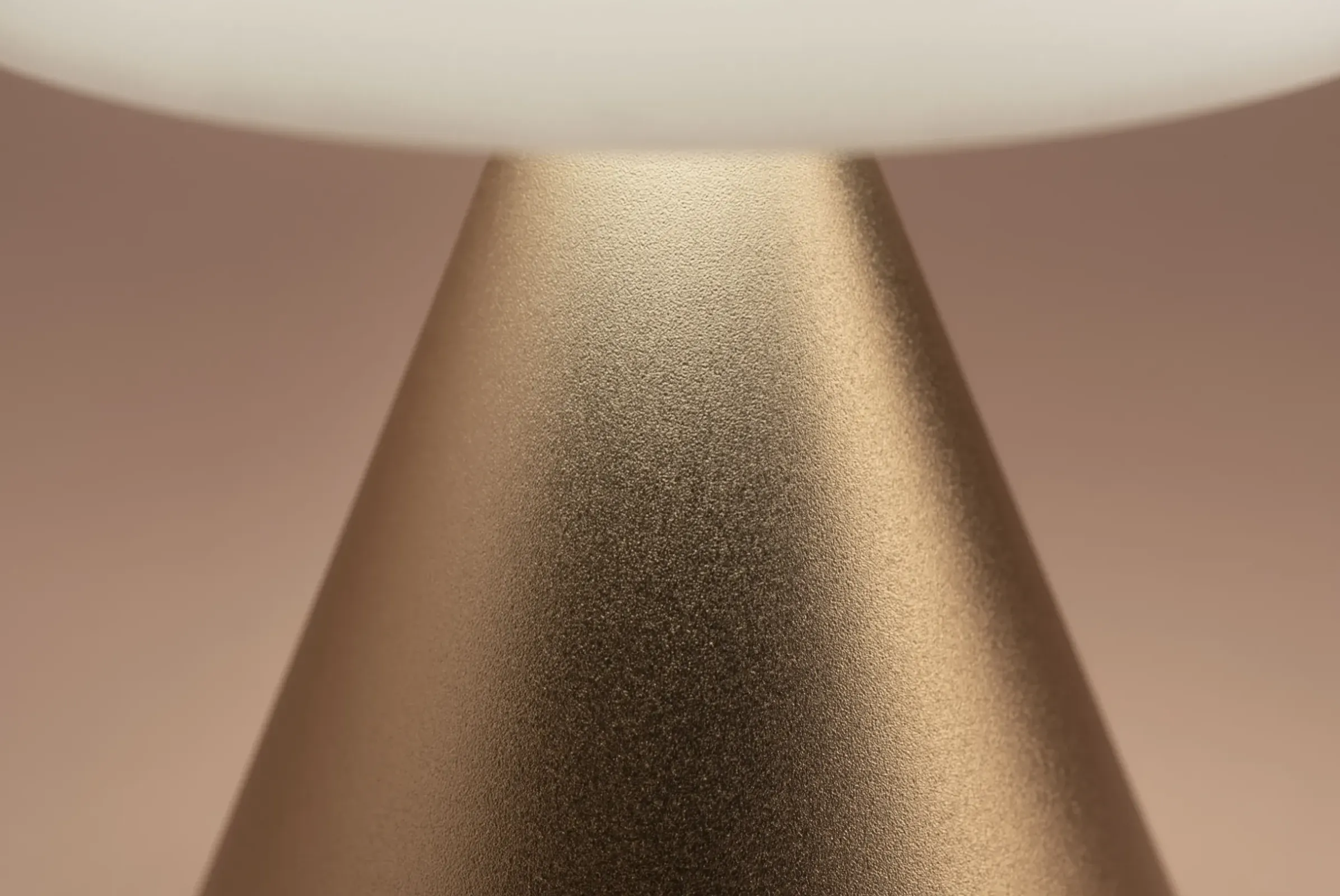 Lampe Sans Fil Rechargeable Mina Mini Led Metal Plastique Or / H 8,3 Cm / Indoor - Lexon