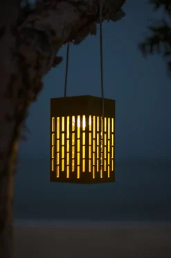 Lampe Solaire D'extérieur La Lampe Pose 04 Metal Gris Beige Metal Beige / Led - Hybride & Connectee - Maiori