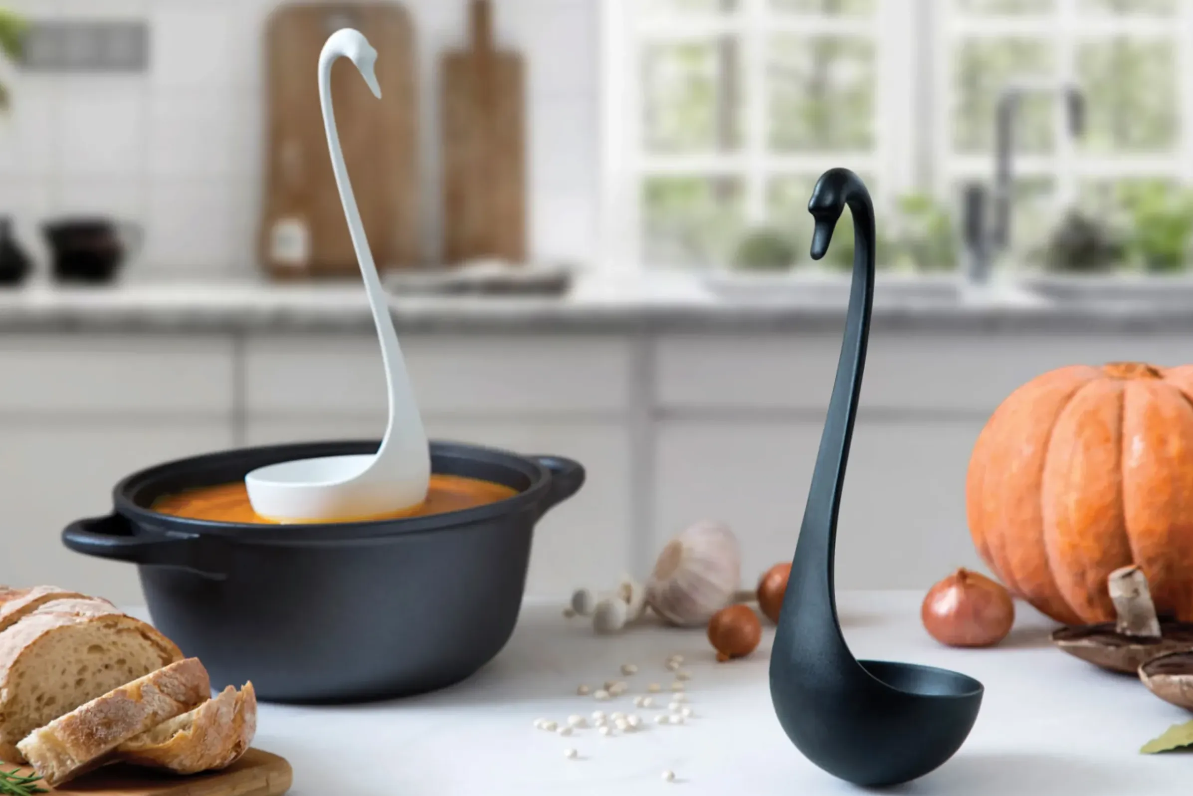 Louche Swanky Plastique/ Cygne Flottant - Pa Design
