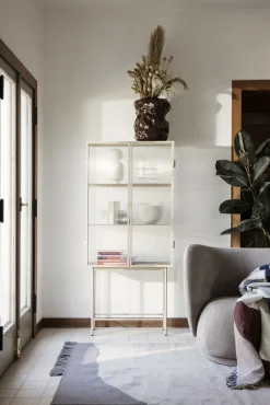 Meuble Vitrine Haze Metal Verre Beige / Vitrine - L 70 X H 155 Cm - Verre Cannele - Ferm Living