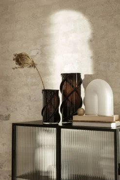 Meuble Vitrine Haze Metal Verre Noir / Vitrine - L 70 X H 155 Cm - Verre Cannele - Ferm Living