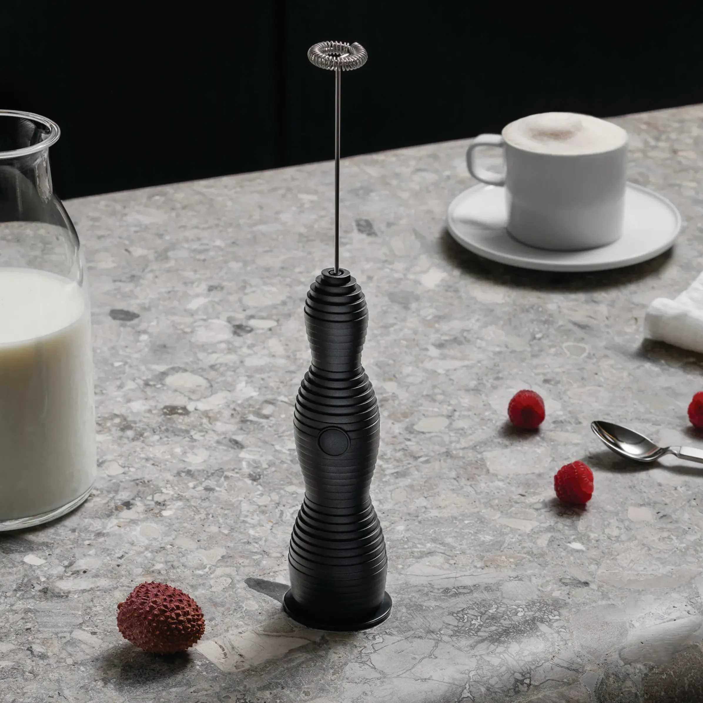 Mousseur A Lait Pulcina Plastique/ Rechargeable - Alessi