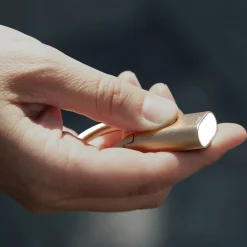 Porte-Cles Nomaday Light Or Metal / Mini Torche Led - Recharge Usb - Lexon