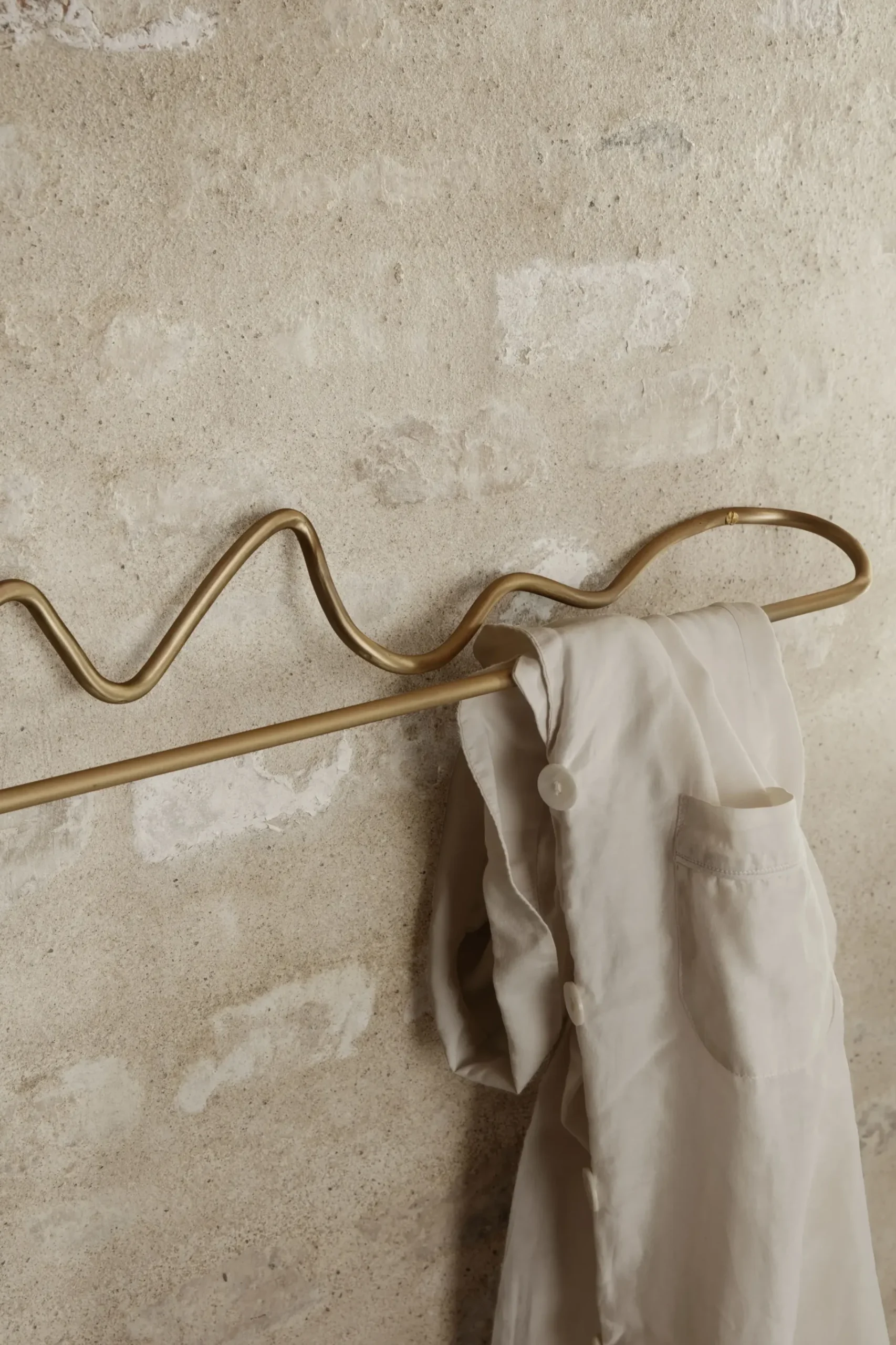 Porte-Serviettes Mural Curvature Or Metal / L 66 Cm - - Ferm Living