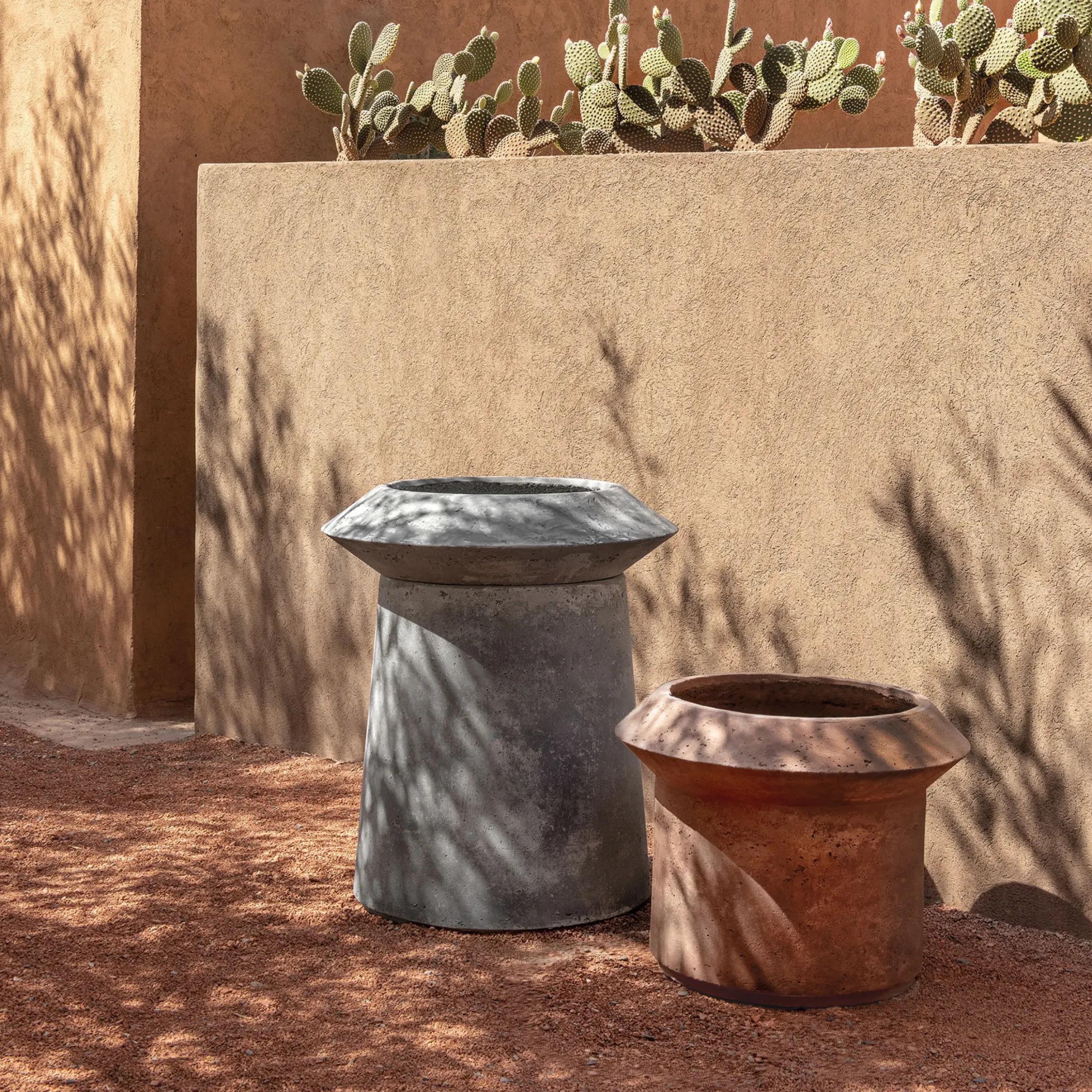 Pot De Fleurs Bulbi Lilium Pierre Gris / Beton / O 67 X H 52 Cm - Ethimo
