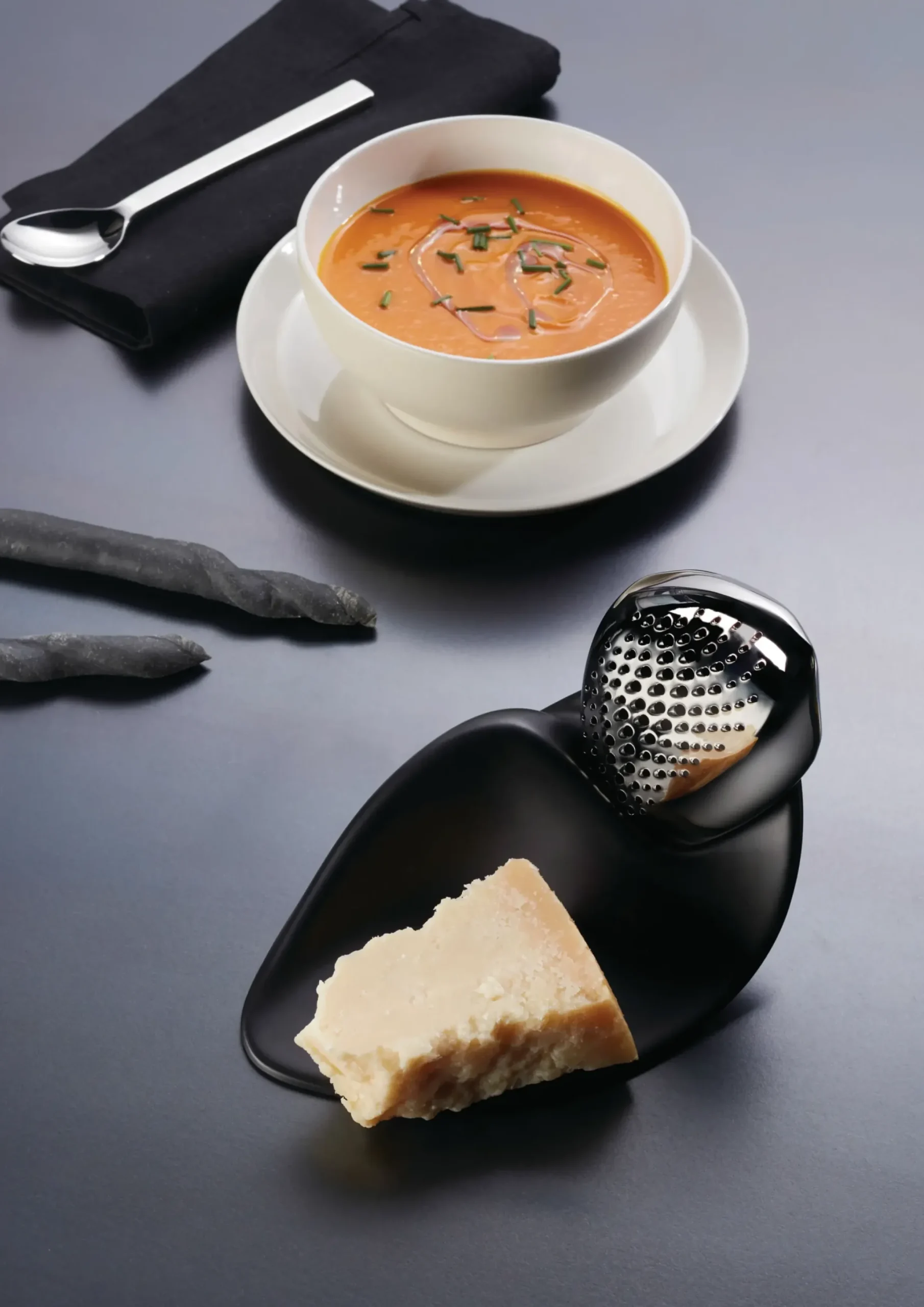Rape A Fromage Forma Plastique Noir Metal / By Zaha Hadid - Alessi