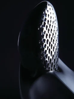 Rape A Fromage Forma Plastique Noir Metal / By Zaha Hadid - Alessi