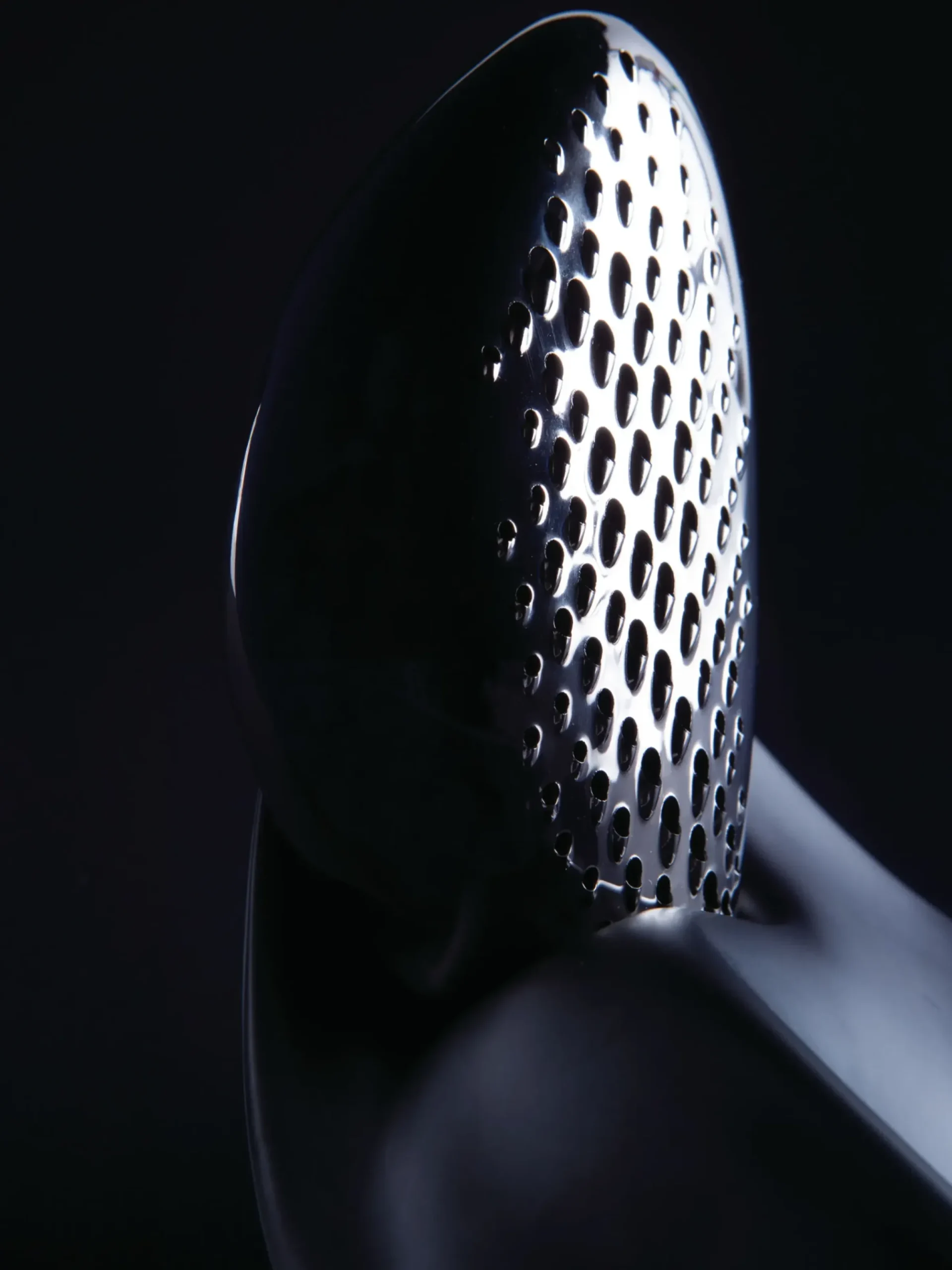 Rape A Fromage Forma Plastique Noir Metal / By Zaha Hadid - Alessi