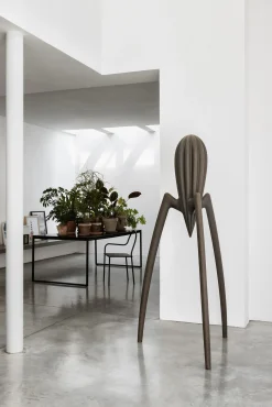 Sculpture Juicy Salif Xxl Plastique Marron / H 187 Cm - Alessi
