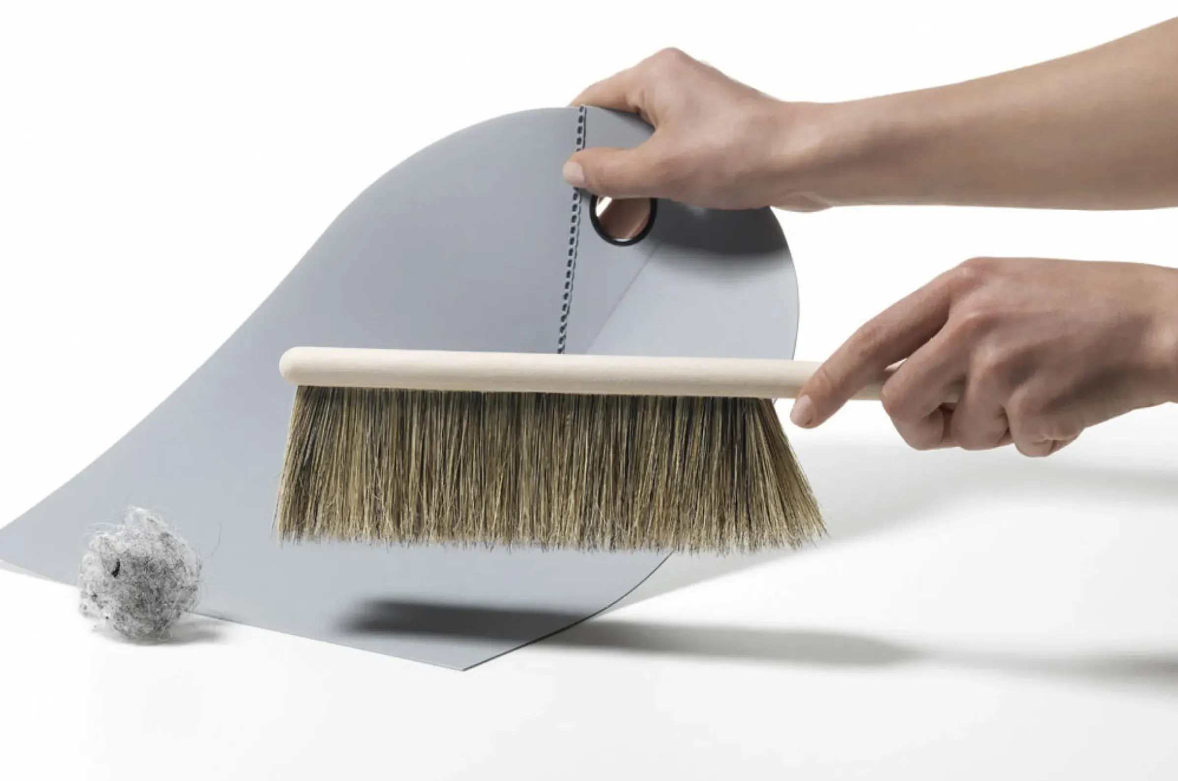 Set Pelle & Balayette Dustpan & Broom Plastique Bois Gris - Normann Copenhagen