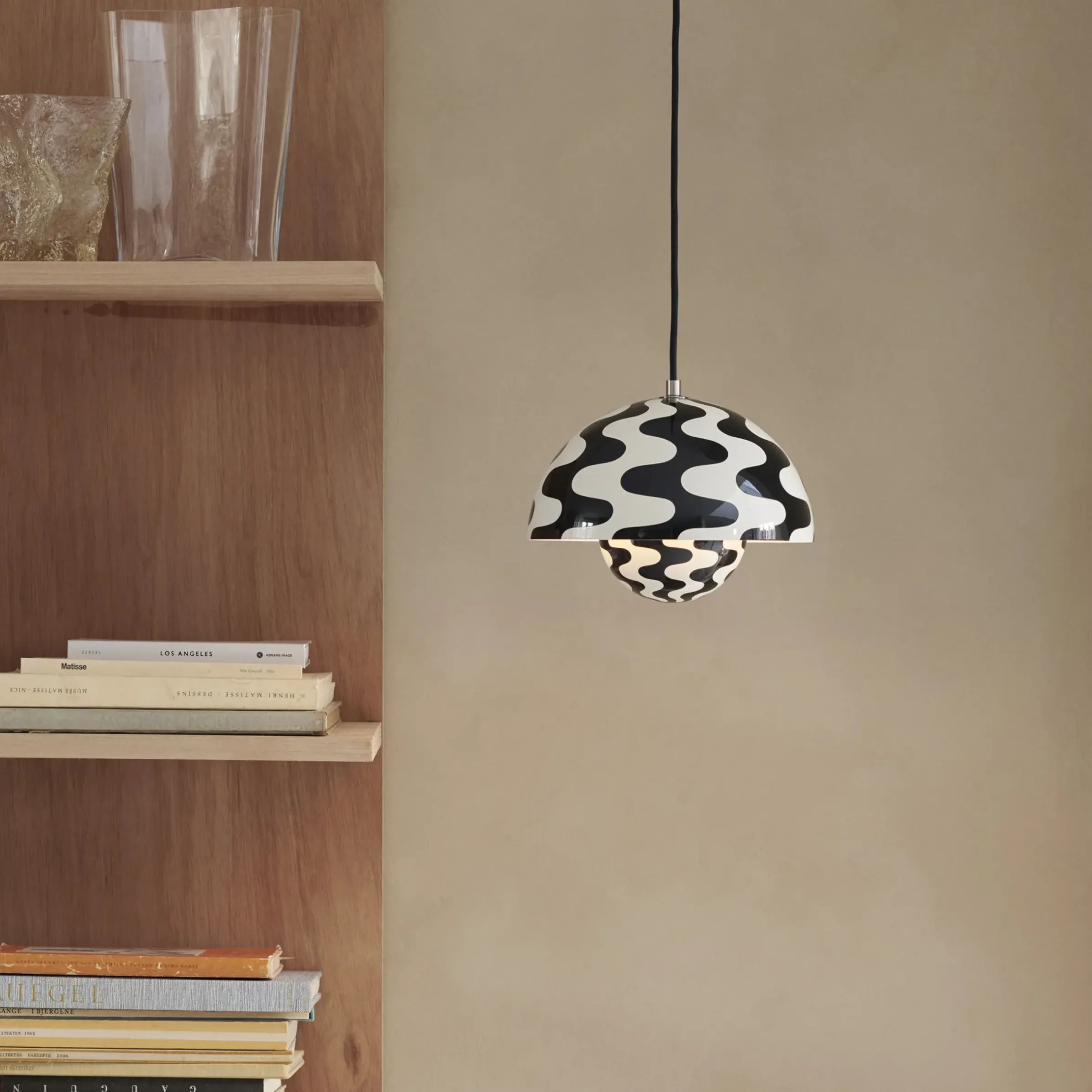 Suspension Flowerpot Vp1 Metal Blanc Noir / O 23 Cm - By Verner Panton, 1968 - &Tradition