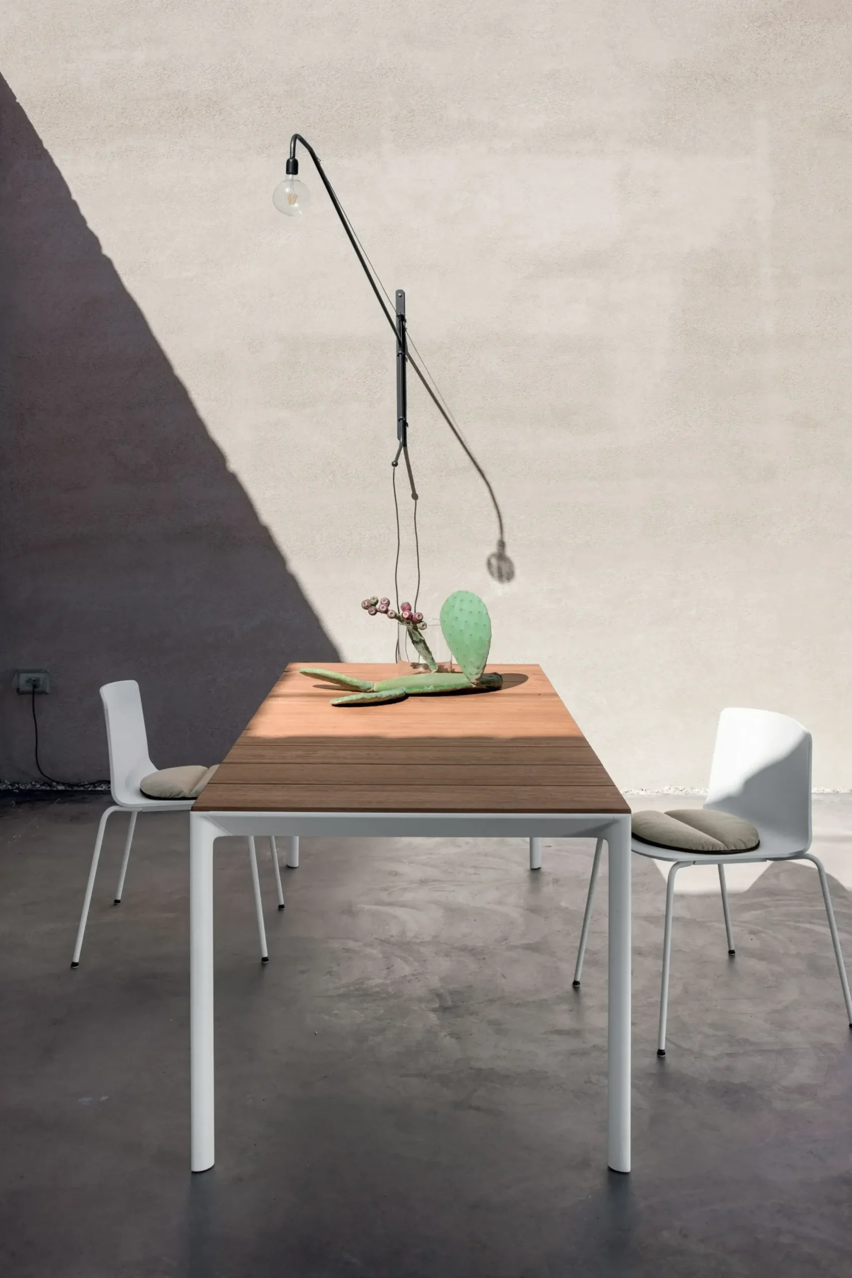 Table A Rallonge Maki Metal Blanc Bois Naturel / Teck - L 219 A 299 Cm - Kristalia