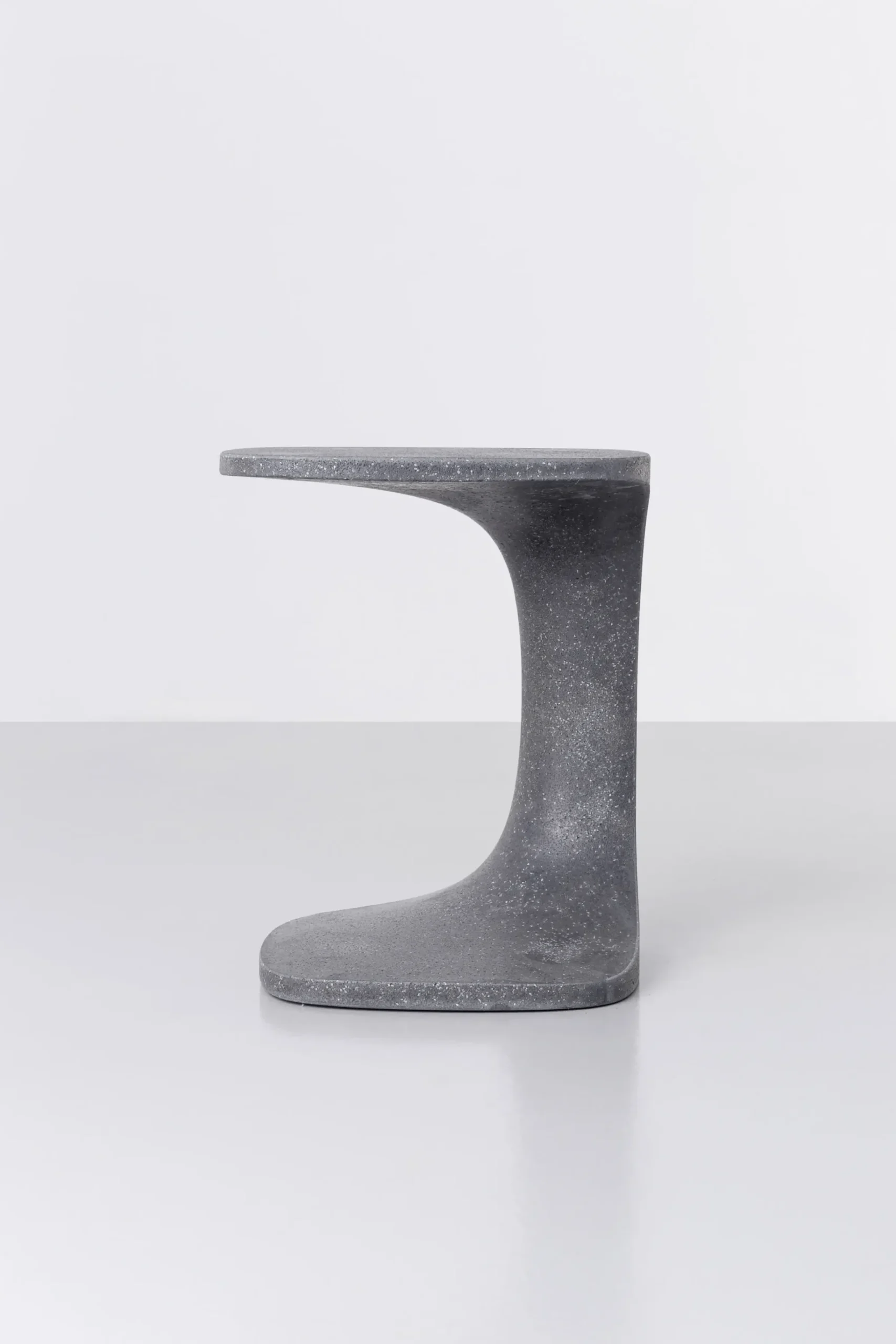 Table D'Appoint Font Pierre Gris / Beton - 42 X 42 X H 52 Cm - Kristalia