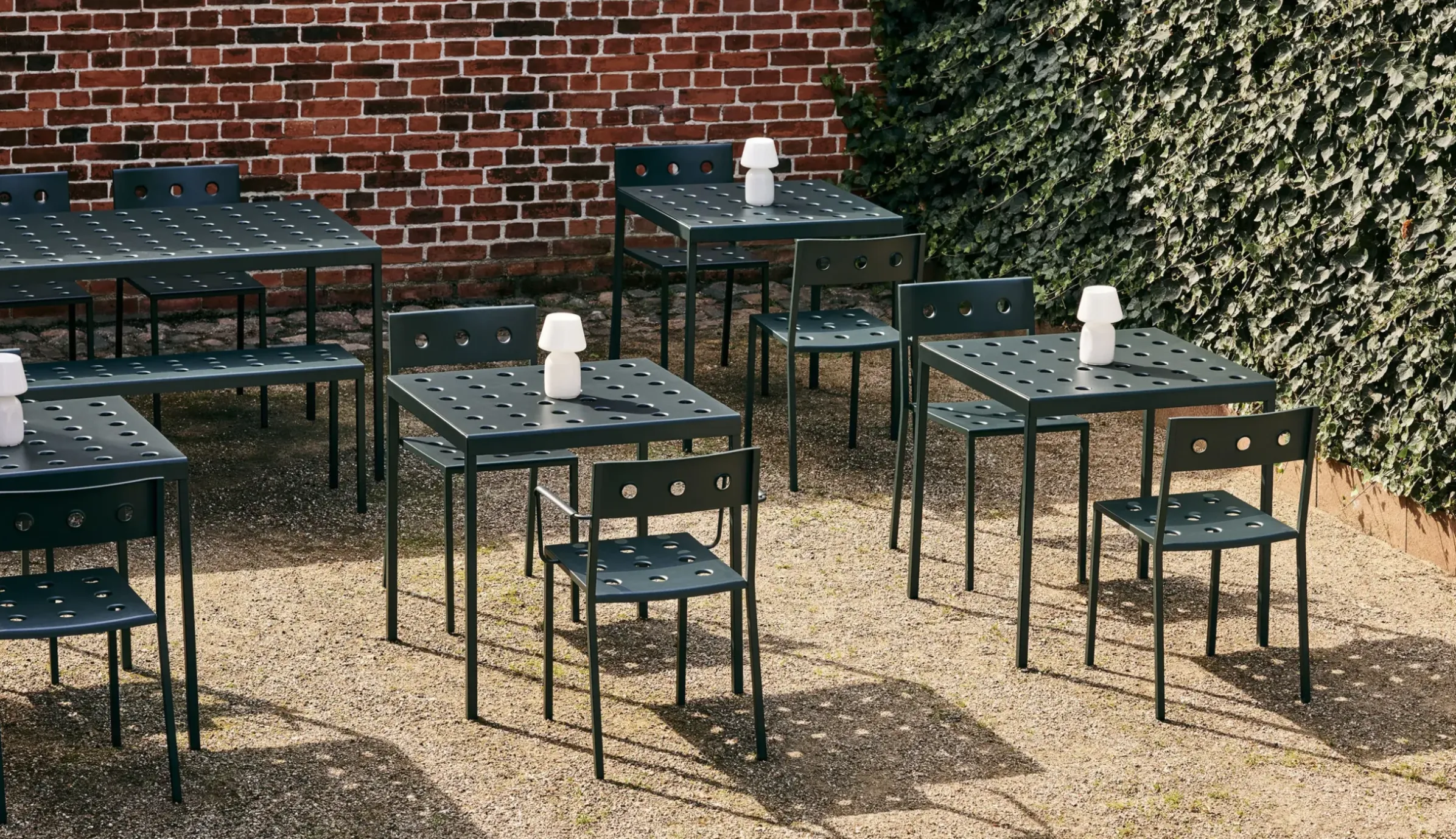 Table Rectangulaire Balcony Metal Rouge / 144 X 76 Cm - Hay