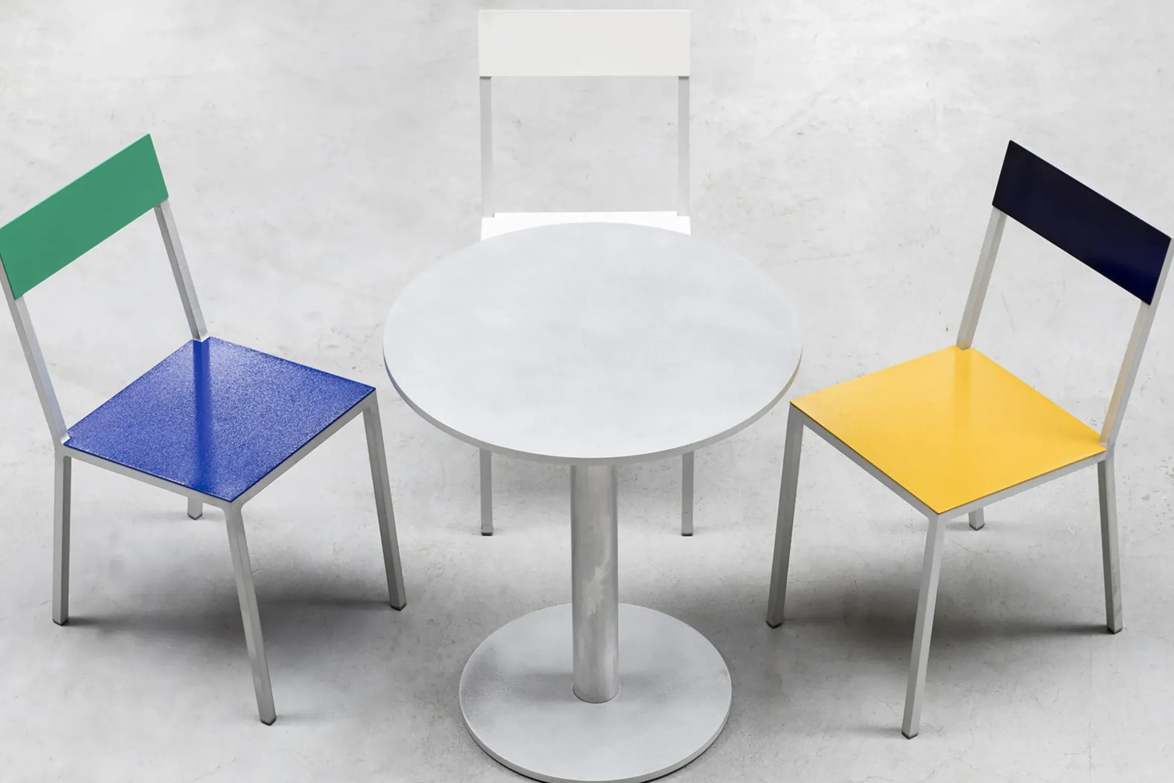 Table Ronde S Gris Metal / - O 65,5 Cm - Valerie Objects