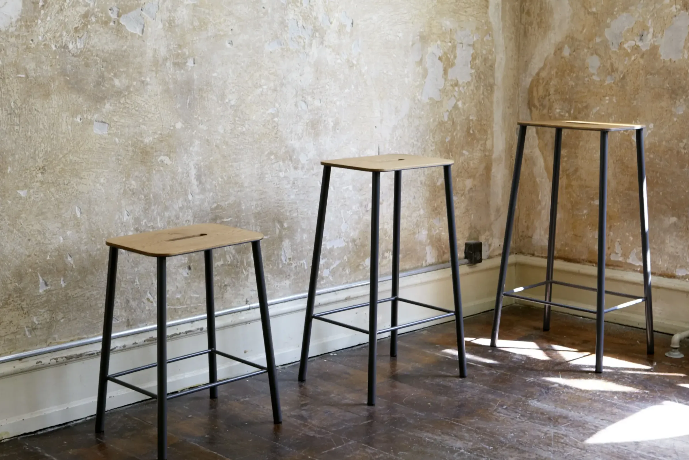 Tabouret Adam Metal Noir Bois Naturel / H 50 Cm - Indoor - Frama